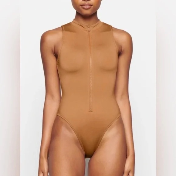 NWT SKIMS almond- High Neck One Piece Swimsuit with Sleek Zip Front 2x - Picture 1 of 3